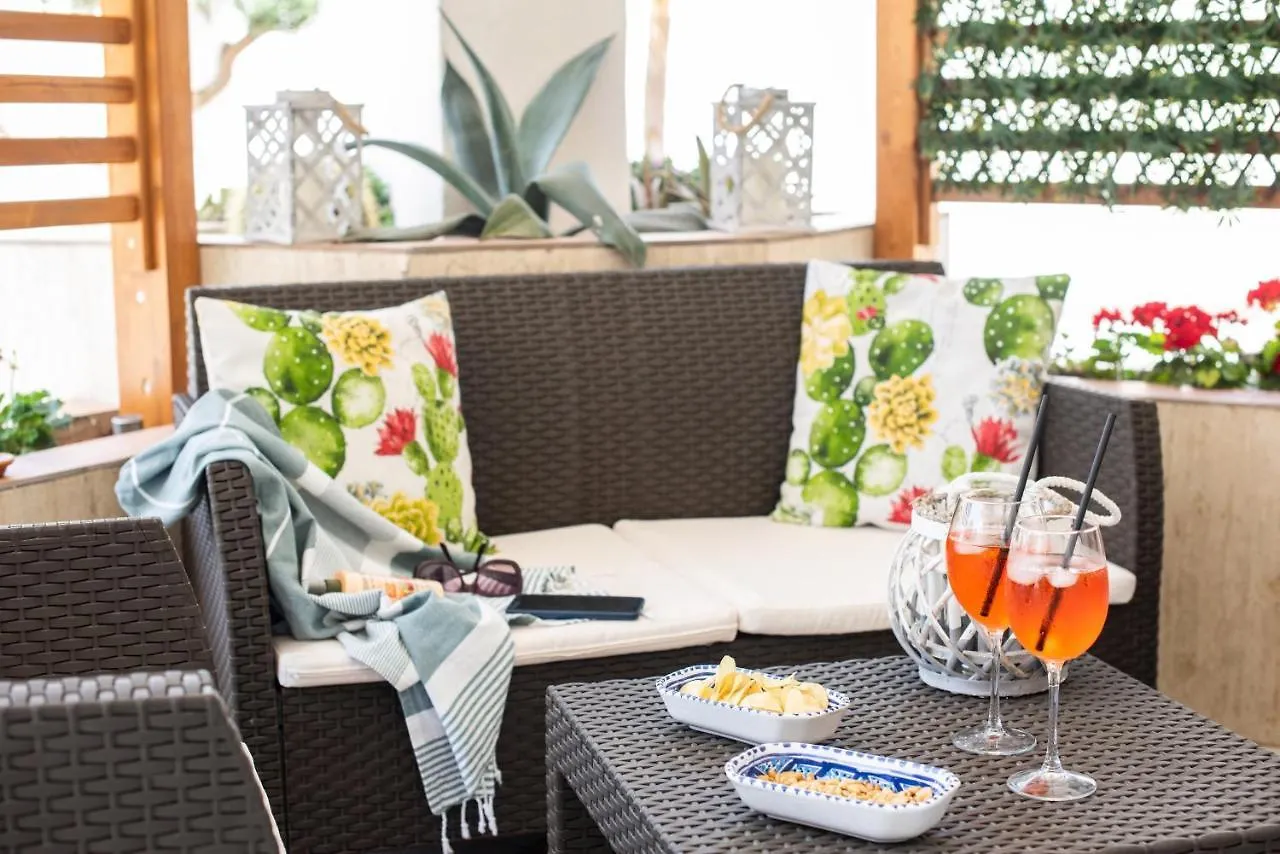 Apartment Appartamento In Villa Tulipano Mazara del Vallo